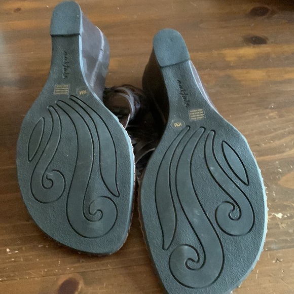 Nurture Sandals - Picture 4 of 5